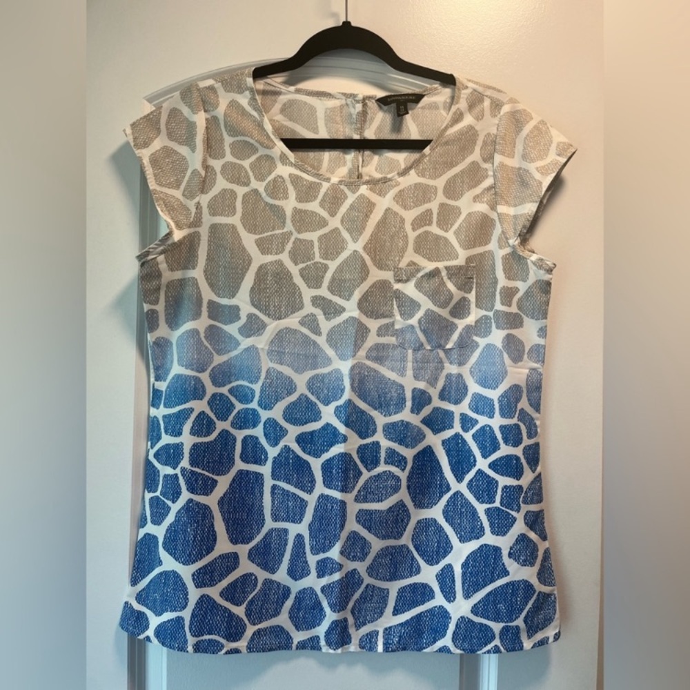 Banana Republic Short/Cap Sleeves Top Size Medium NWOT